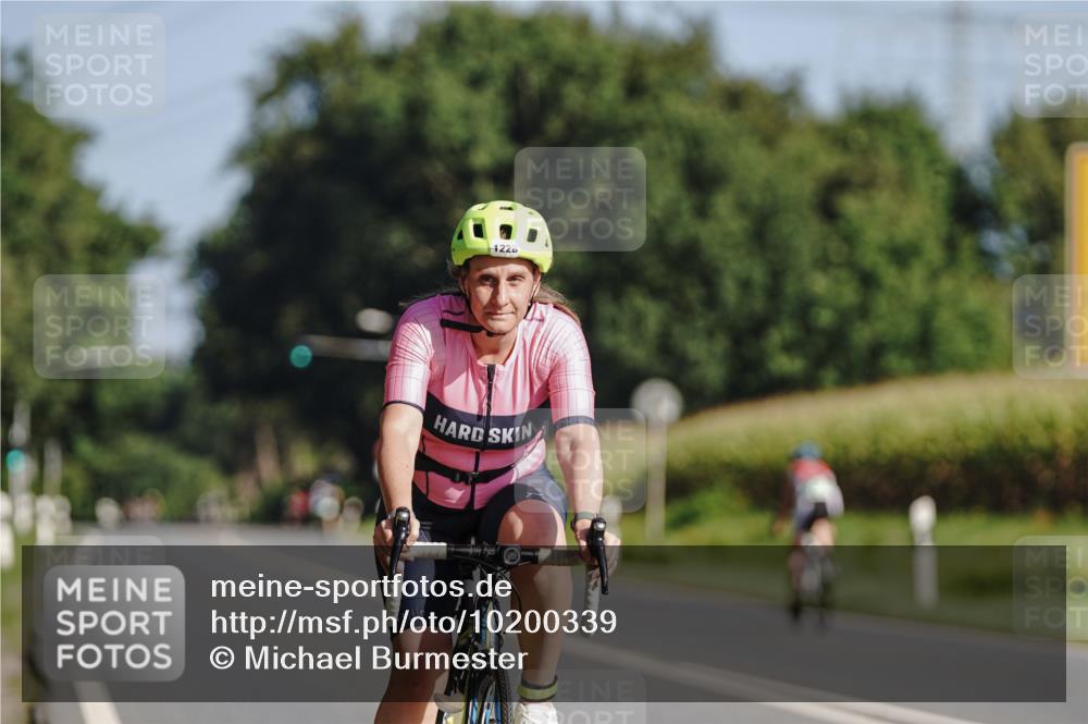 06.09.2026 - 20. Norderstedt Triathlon Michael Burmester http://msf.ph/oto/10200339 06.09.2026 10:34:17 Radfahren 1228 meine-sportfotos.de