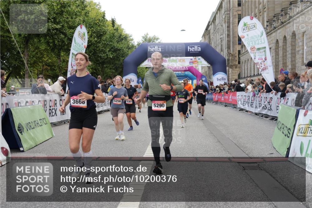 06.09.2026 - CURREX Alsterlauf Yannick Fuchs http://msf.ph/oto/10200376 06.09.2026 10:08:03 Ziel 3296, 3298, 3666, 3757, 3758, 3915, 3916, 3932, 4159, 4841, 5049, 5256, 5290, 5324, 5597, 6168, 6361, 6395 meine-sportfotos.de