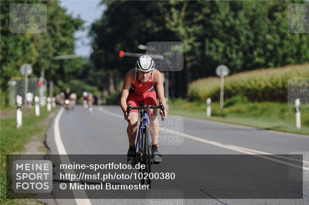 06.09.2026 - 20. Norderstedt Triathlon Michael Burmester http://msf.ph/oto/10200380 06.09.2026 10:35:15 Radfahren 729, 742 meine-sportfotos.de