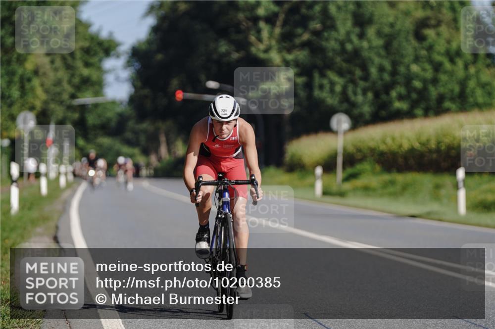 06.09.2026 - 20. Norderstedt Triathlon Michael Burmester http://msf.ph/oto/10200385 06.09.2026 10:35:15 Radfahren 729, 742 meine-sportfotos.de