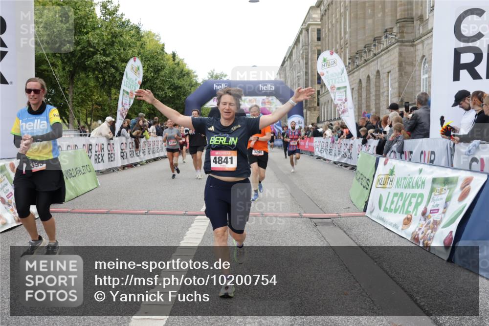 06.09.2026 - CURREX Alsterlauf Yannick Fuchs http://msf.ph/oto/10200754 06.09.2026 10:08:07 Ziel 2390, 2407, 3192, 3193, 3194, 3298, 3666, 4159, 4292, 4727, 4841, 5049, 5256, 5290, 5597, 6168, 6361, 6395 meine-sportfotos.de