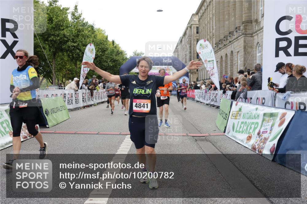 06.09.2026 - CURREX Alsterlauf Yannick Fuchs http://msf.ph/oto/10200782 06.09.2026 10:08:07 Ziel 2390, 2407, 3192, 3193, 3194, 3298, 3666, 4159, 4292, 4727, 4841, 5049, 5256, 5290, 5597, 6168, 6361, 6395 meine-sportfotos.de
