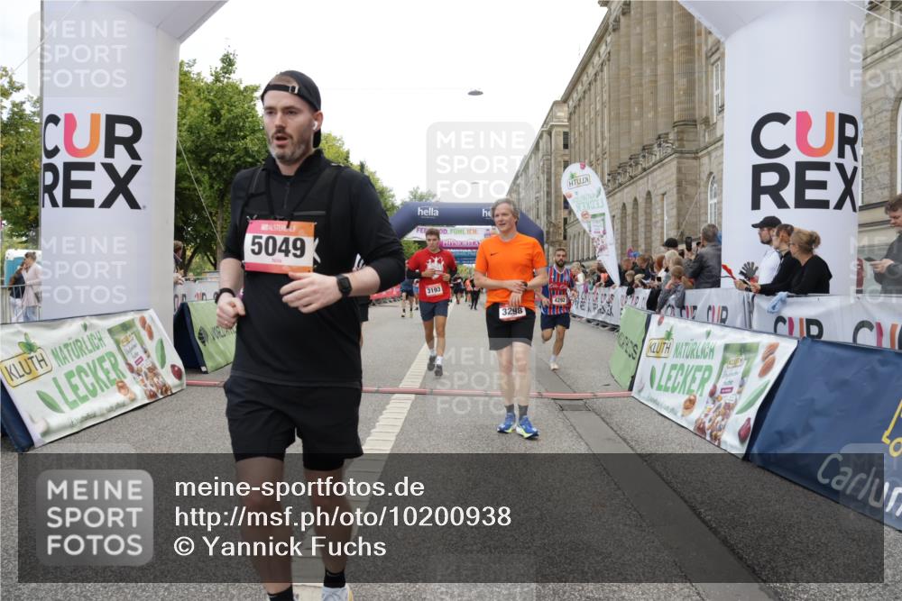 06.09.2026 - CURREX Alsterlauf Yannick Fuchs http://msf.ph/oto/10200938 06.09.2026 10:08:08 Ziel 2363, 2390, 2407, 2785, 3192, 3193, 3194, 3298, 3666, 4159, 4292, 4727, 4841, 5049, 5256, 5290, 5597, 6168, 6361, 6395 meine-sportfotos.de