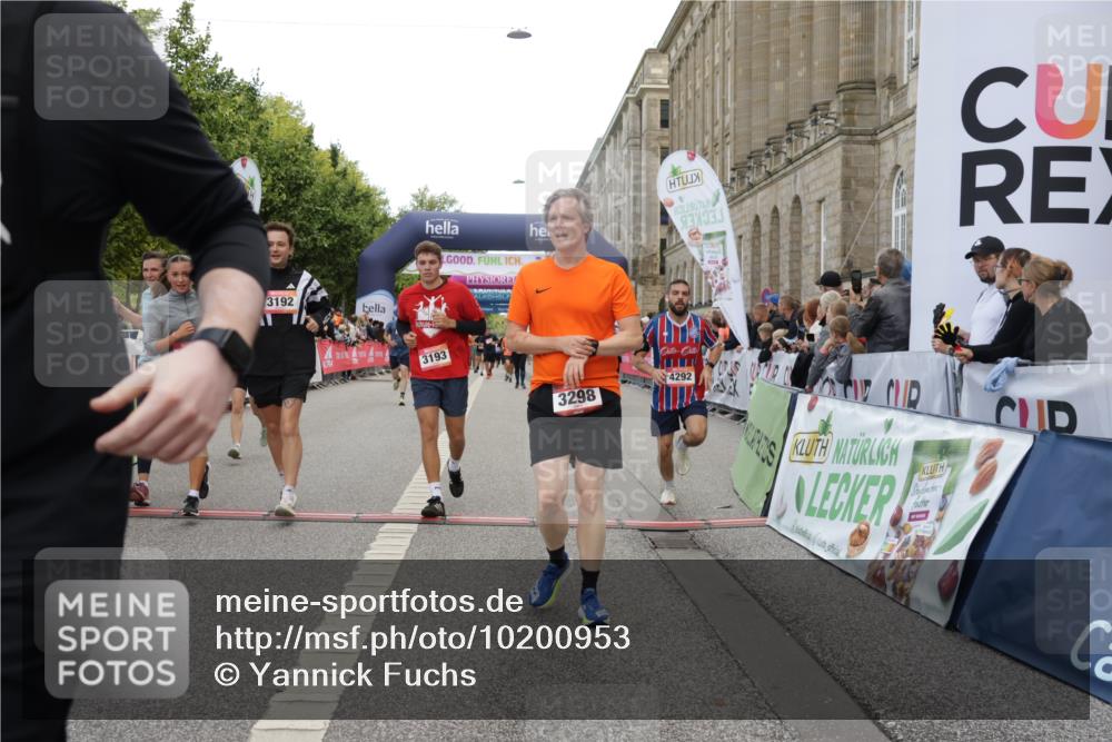 06.09.2026 - CURREX Alsterlauf Yannick Fuchs http://msf.ph/oto/10200953 06.09.2026 10:08:09 Ziel 2363, 2390, 2407, 2785, 3192, 3193, 3194, 3298, 3666, 4292, 4727, 4841, 5049, 5256, 5290, 5507, 6361, 6395 meine-sportfotos.de