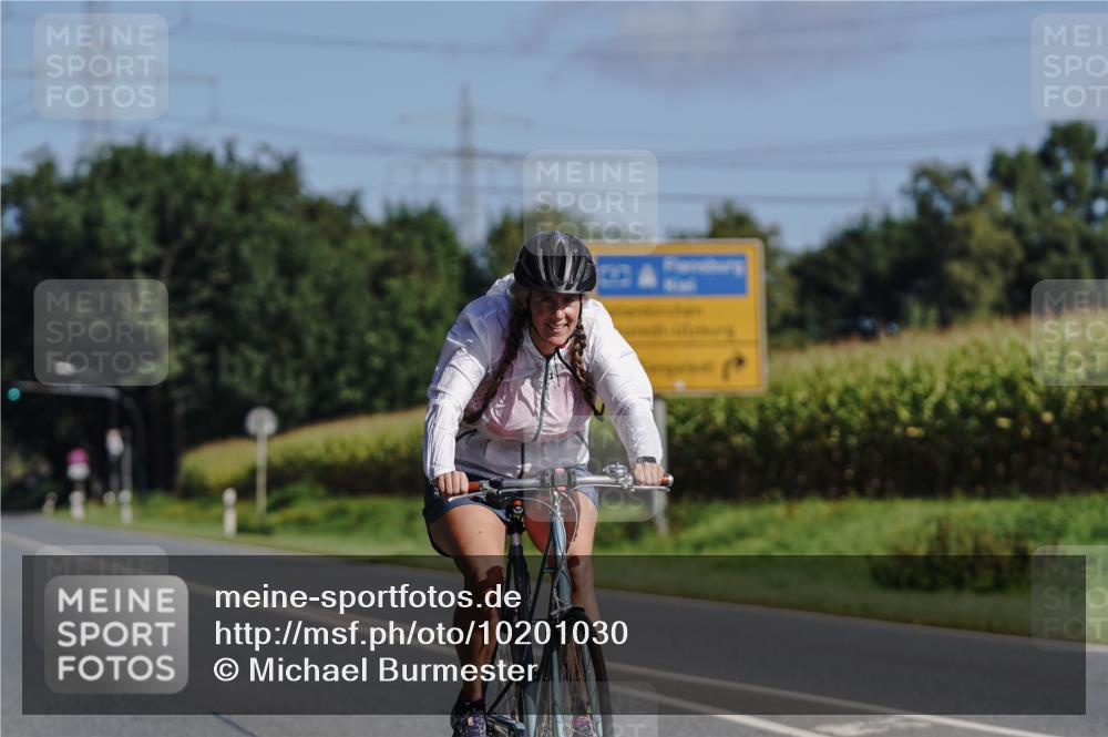 06.09.2026 - 20. Norderstedt Triathlon Michael Burmester http://msf.ph/oto/10201030 06.09.2026 10:37:25 Radfahren 1212 meine-sportfotos.de