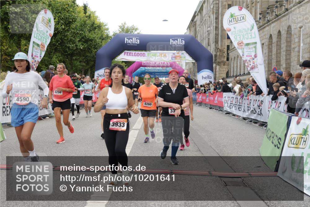 06.09.2026 - CURREX Alsterlauf Yannick Fuchs http://msf.ph/oto/10201641 06.09.2026 10:08:16 Ziel 2363, 2390, 2407, 2785, 3192, 3193, 3194, 3200, 3309, 3352, 3933, 4169, 4292, 4590, 4727, 5342, 5502, 5507, 8045, 8258, 8260, 8297 meine-sportfotos.de