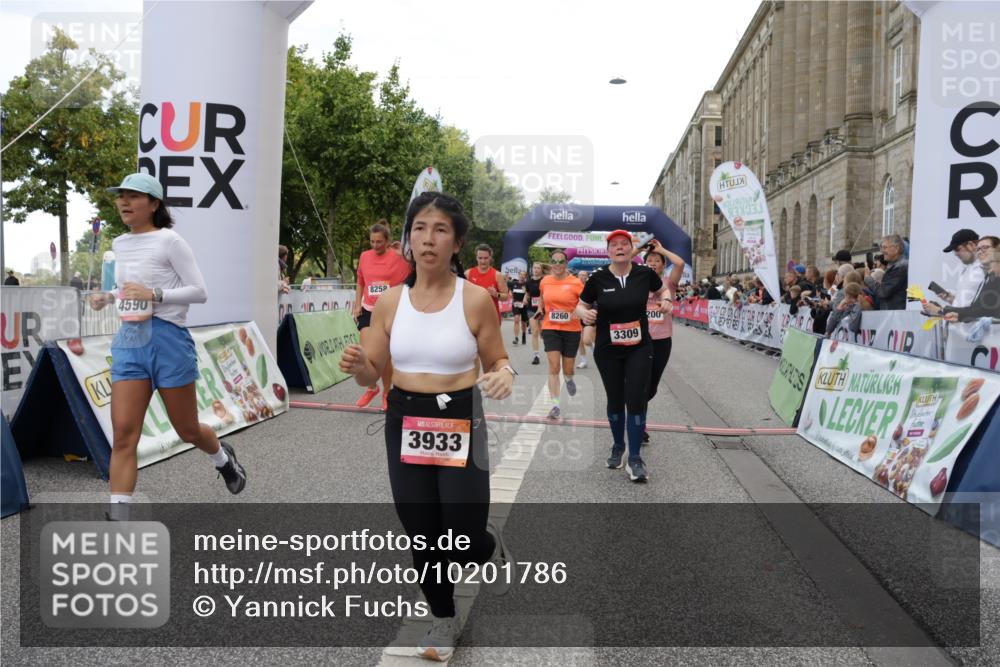 06.09.2026 - CURREX Alsterlauf Yannick Fuchs http://msf.ph/oto/10201786 06.09.2026 10:08:18 Ziel 2363, 2440, 2785, 3200, 3309, 3352, 3933, 4146, 4169, 4247, 4590, 5342, 5502, 5507, 6473, 8045, 8258, 8260, 8297 meine-sportfotos.de