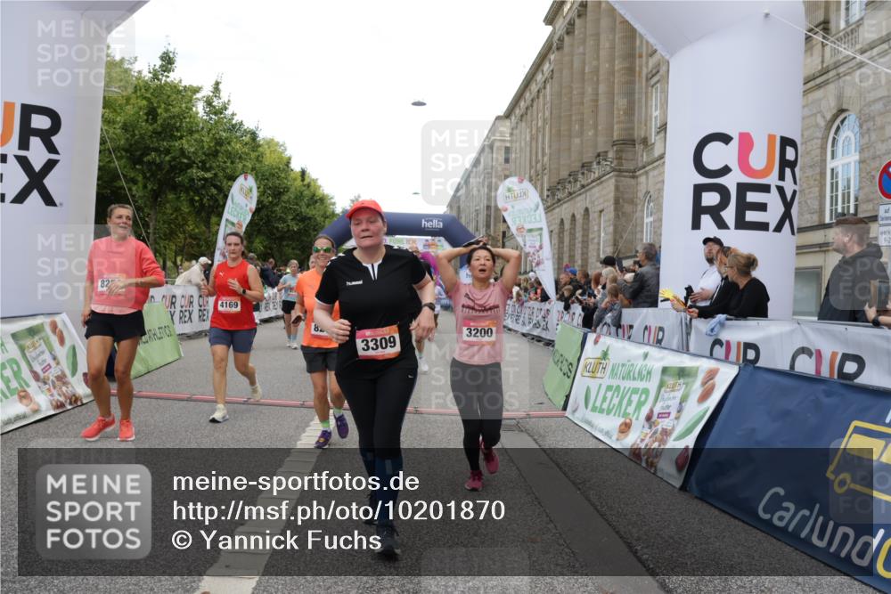 06.09.2026 - CURREX Alsterlauf Yannick Fuchs http://msf.ph/oto/10201870 06.09.2026 10:08:18 Ziel 2363, 2440, 2785, 3200, 3309, 3352, 3933, 4146, 4169, 4247, 4590, 5342, 5502, 5507, 6473, 8045, 8258, 8260, 8297 meine-sportfotos.de