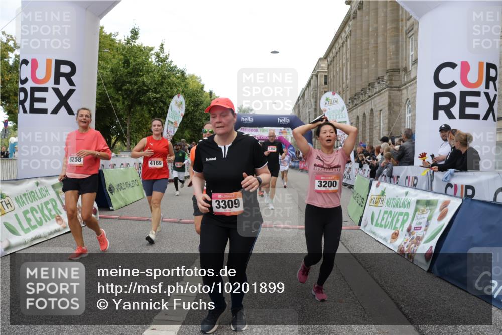 06.09.2026 - CURREX Alsterlauf Yannick Fuchs http://msf.ph/oto/10201899 06.09.2026 10:08:19 Ziel 2155, 2363, 2440, 2785, 3200, 3309, 3352, 3933, 4146, 4169, 4247, 4590, 5342, 5502, 5507, 6473, 8045, 8258, 8260, 8297 meine-sportfotos.de