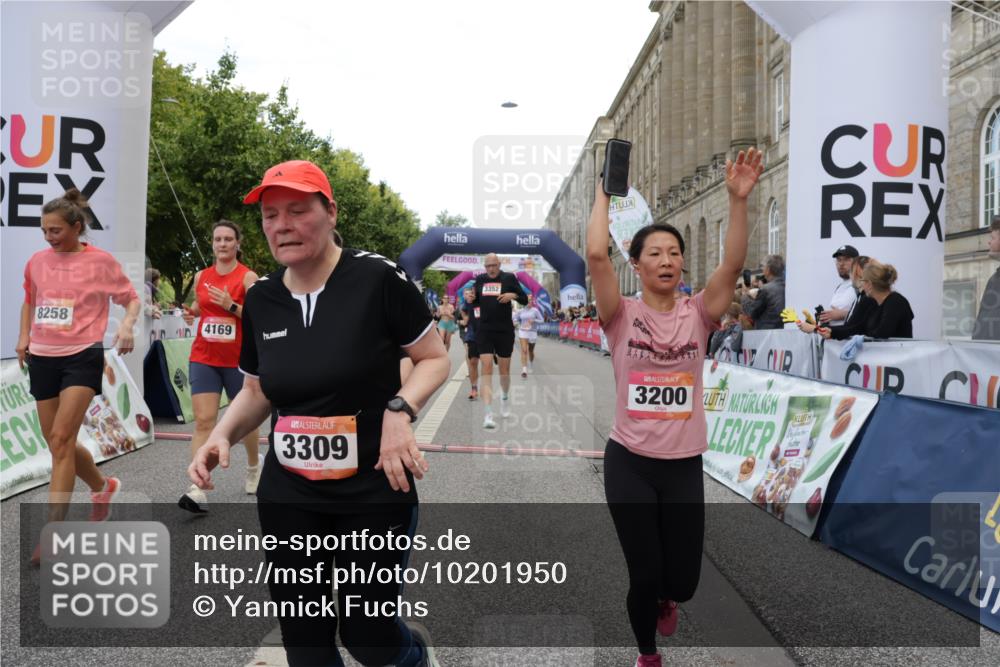 06.09.2026 - CURREX Alsterlauf Yannick Fuchs http://msf.ph/oto/10201950 06.09.2026 10:08:19 Ziel 2155, 2363, 2440, 2785, 3200, 3309, 3352, 3933, 4146, 4169, 4247, 4590, 5342, 5502, 5507, 6473, 8045, 8258, 8260, 8297 meine-sportfotos.de