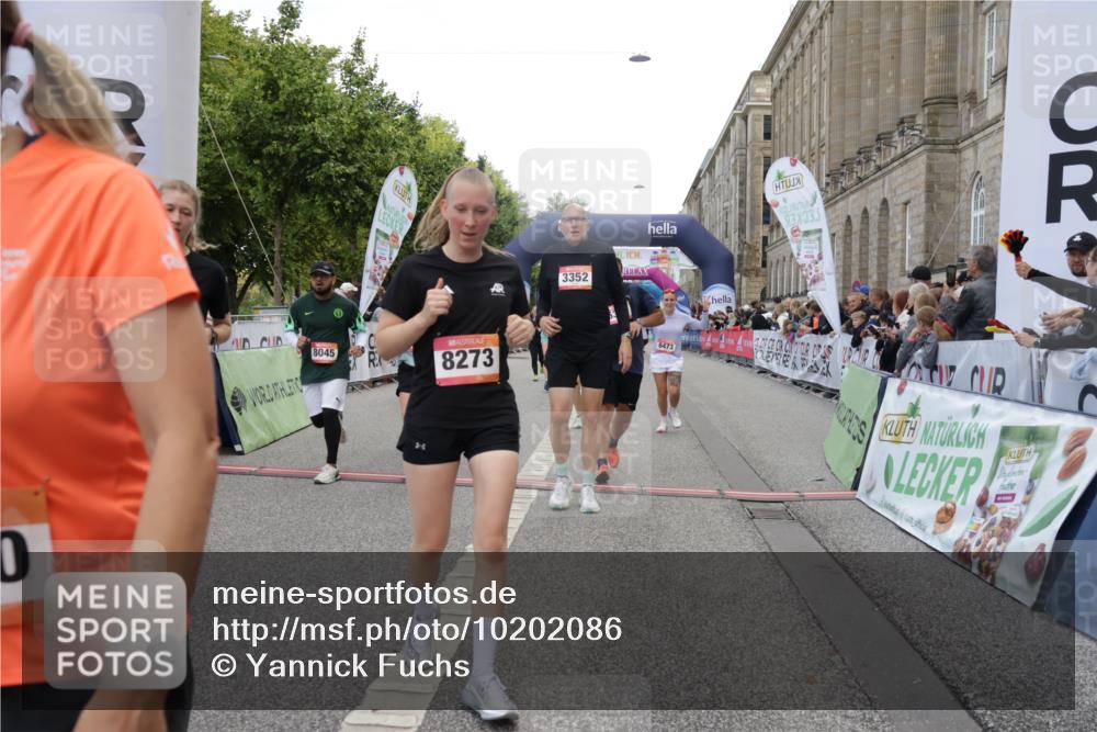 06.09.2026 - CURREX Alsterlauf Yannick Fuchs http://msf.ph/oto/10202086 06.09.2026 10:08:21 Ziel 2080, 2155, 2440, 2504, 3200, 3309, 3352, 3390, 3933, 4146, 4169, 4247, 4399, 4447, 4590, 5342, 5502, 5507, 5582, 6473, 8045, 8258, 8260, 8297 meine-sportfotos.de