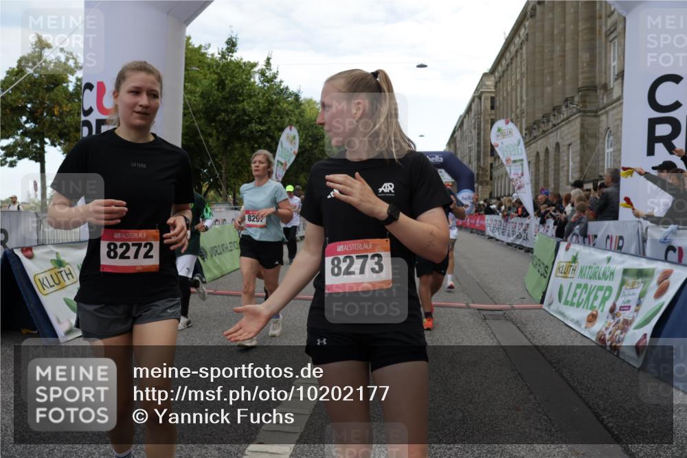 06.09.2026 - CURREX Alsterlauf Yannick Fuchs http://msf.ph/oto/10202177 06.09.2026 10:08:21 Ziel 2080, 2155, 2440, 2504, 3200, 3309, 3352, 3390, 3933, 4146, 4169, 4247, 4399, 4447, 4590, 5342, 5502, 5507, 5582, 6473, 8045, 8258, 8260, 8297 meine-sportfotos.de