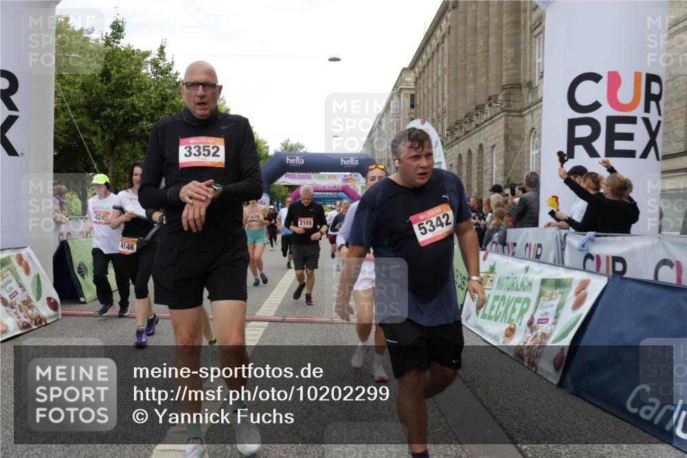 06.09.2026 - CURREX Alsterlauf Yannick Fuchs http://msf.ph/oto/10202299 06.09.2026 10:08:23 Ziel 2035, 2080, 2155, 2440, 2504, 3200, 3309, 3352, 3390, 3933, 4146, 4169, 4247, 4399, 4447, 4590, 5342, 5502, 5582, 6473, 8045, 8258, 8260, 8297 meine-sportfotos.de