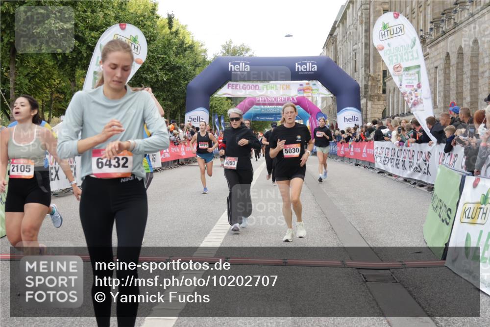 06.09.2026 - CURREX Alsterlauf Yannick Fuchs http://msf.ph/oto/10202707 06.09.2026 10:08:29 Ziel 2035, 2080, 2105, 2155, 2440, 2504, 3082, 3093, 3390, 4146, 4247, 4399, 4447, 4476, 5030, 5140, 5582, 5854, 6230, 6473 meine-sportfotos.de