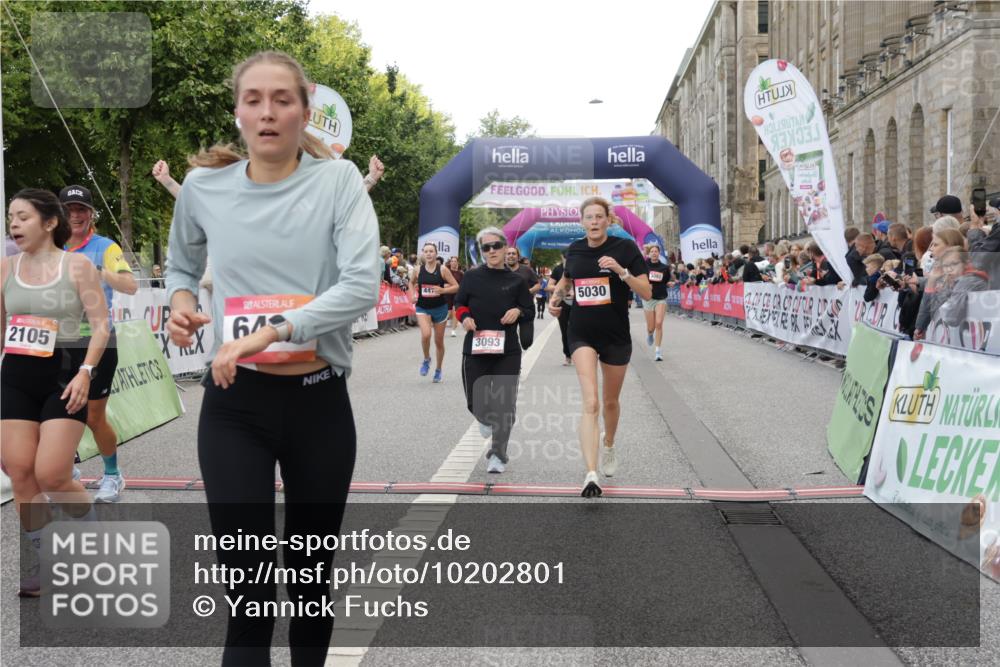 06.09.2026 - CURREX Alsterlauf Yannick Fuchs http://msf.ph/oto/10202801 06.09.2026 10:08:30 Ziel 2035, 2080, 2105, 2155, 2504, 3082, 3093, 3390, 3889, 4146, 4247, 4399, 4447, 4476, 4651, 5030, 5140, 5582, 5854, 6230 meine-sportfotos.de