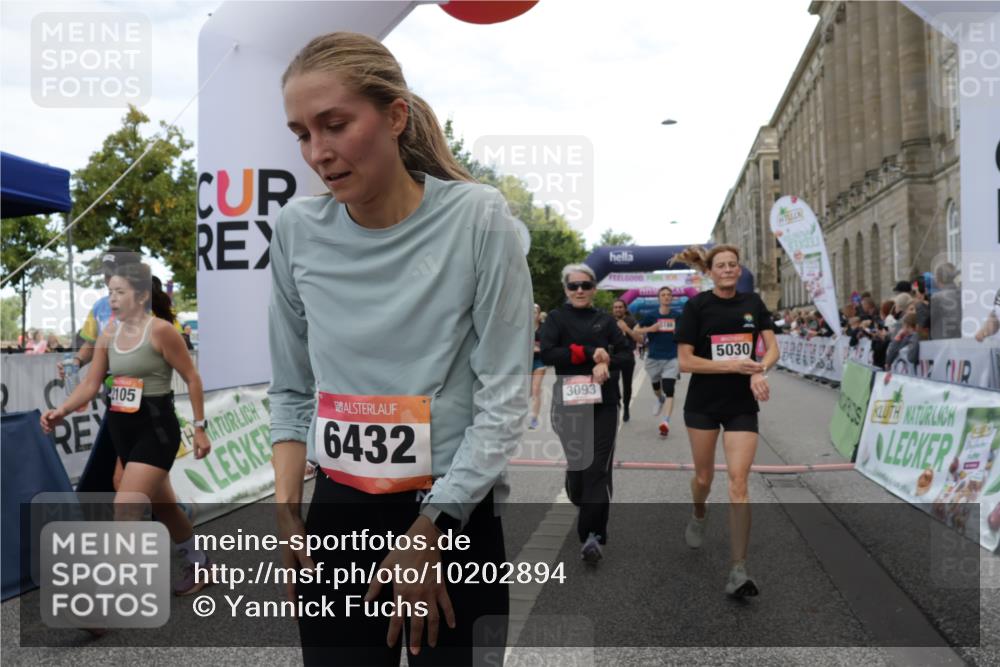 06.09.2026 - CURREX Alsterlauf Yannick Fuchs http://msf.ph/oto/10202894 06.09.2026 10:08:31 Ziel 2035, 2080, 2105, 2155, 2504, 3082, 3093, 3390, 3888, 3889, 4399, 4447, 4476, 4651, 5030, 5140, 5582, 5854, 6230 meine-sportfotos.de
