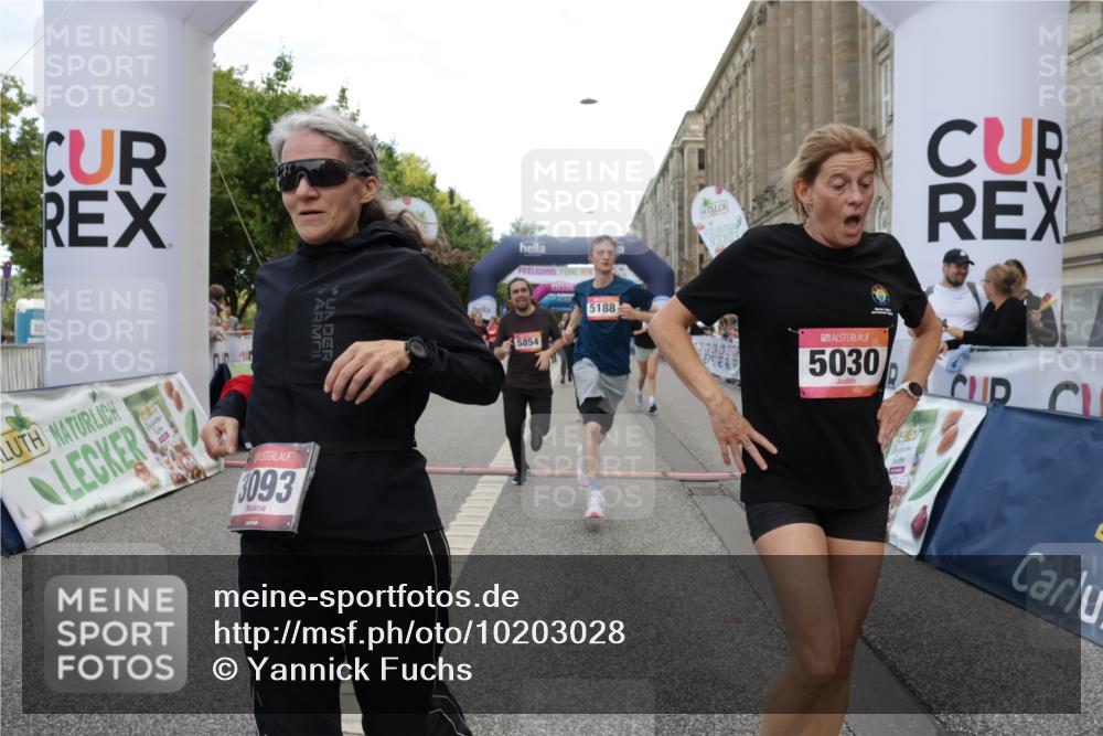 06.09.2026 - CURREX Alsterlauf Yannick Fuchs http://msf.ph/oto/10203028 06.09.2026 10:08:32 Ziel 2035, 2080, 2105, 2491, 2504, 3082, 3093, 3390, 3888, 3889, 4399, 4447, 4476, 4651, 5030, 5140, 5582, 5854, 6230 meine-sportfotos.de