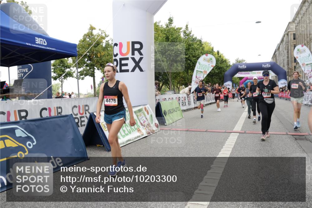 06.09.2026 - CURREX Alsterlauf Yannick Fuchs http://msf.ph/oto/10203300 06.09.2026 10:08:34 Ziel 2035, 2105, 2491, 3082, 3093, 3888, 3889, 4476, 4651, 5030, 5140, 5233, 5550, 5854, 6230 meine-sportfotos.de