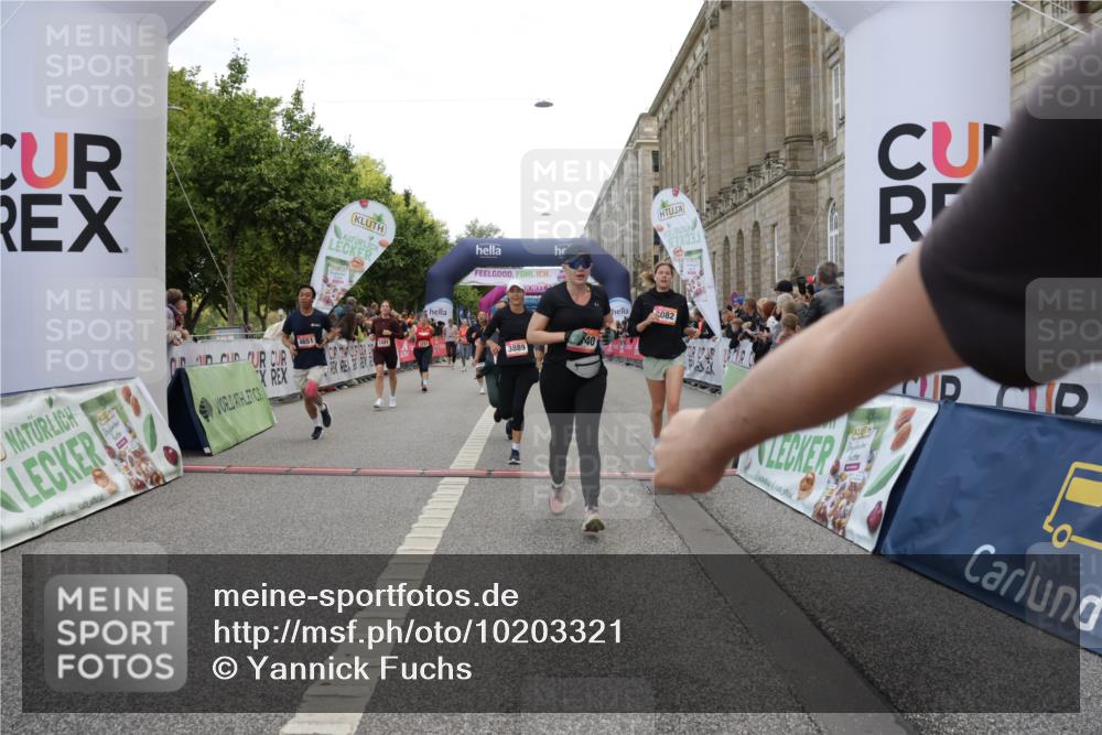 06.09.2026 - CURREX Alsterlauf Yannick Fuchs http://msf.ph/oto/10203321 06.09.2026 10:08:34 Ziel 2035, 2105, 2491, 3082, 3093, 3888, 3889, 4476, 4651, 5030, 5140, 5233, 5550, 5854, 6230 meine-sportfotos.de