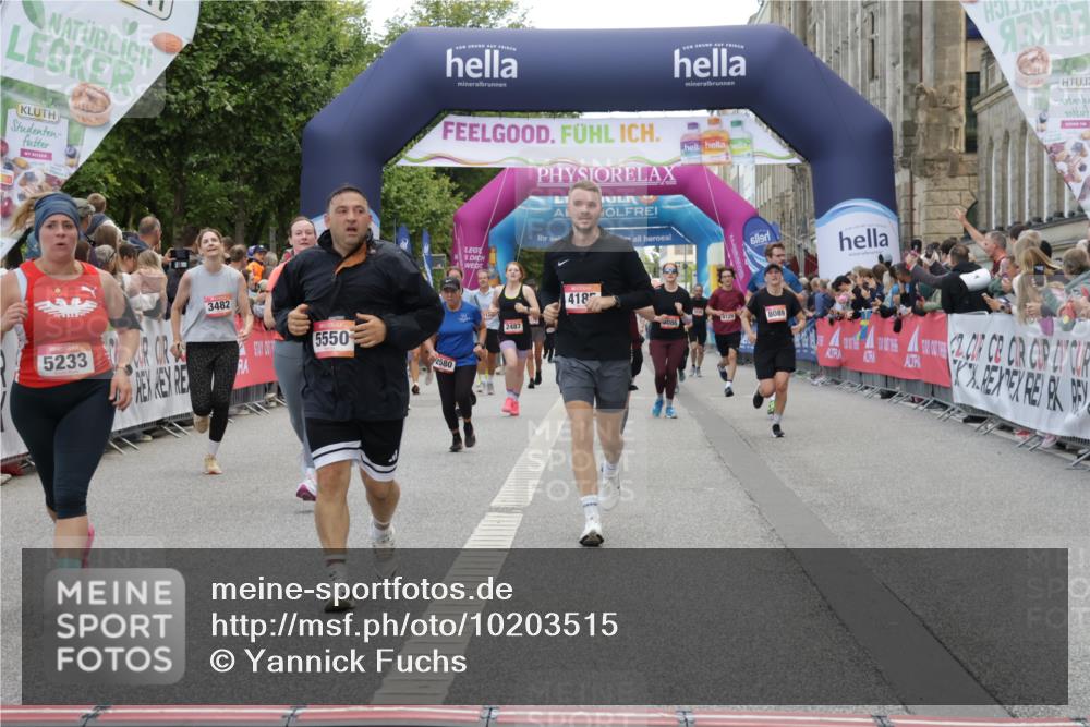 06.09.2026 - CURREX Alsterlauf Yannick Fuchs http://msf.ph/oto/10203515 06.09.2026 10:08:37 Ziel 2491, 2580, 3082, 3093, 3482, 3836, 3888, 3889, 4185, 4476, 4651, 5030, 5140, 5233, 5319, 5550, 5854, 6230 meine-sportfotos.de