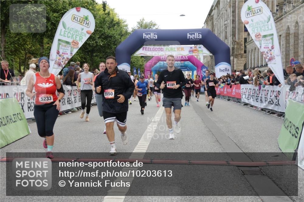 06.09.2026 - CURREX Alsterlauf Yannick Fuchs http://msf.ph/oto/10203613 06.09.2026 10:08:38 Ziel 2450, 2487, 2491, 2580, 3082, 3482, 3836, 3888, 3889, 4185, 4476, 4651, 5140, 5233, 5319, 5550, 5854, 8089 meine-sportfotos.de