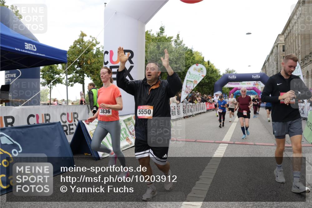 06.09.2026 - CURREX Alsterlauf Yannick Fuchs http://msf.ph/oto/10203912 06.09.2026 10:08:40 Ziel 2374, 2450, 2487, 2491, 2580, 3082, 3482, 3836, 3888, 3889, 4115, 4185, 4233, 4651, 5130, 5140, 5233, 5319, 5550, 5985, 8089 meine-sportfotos.de