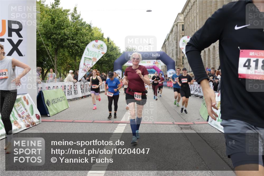06.09.2026 - CURREX Alsterlauf Yannick Fuchs http://msf.ph/oto/10204047 06.09.2026 10:08:42 Ziel 2374, 2450, 2487, 2491, 2580, 3086, 3400, 3482, 3811, 3812, 3836, 3888, 3889, 4115, 4129, 4185, 4233, 4651, 5130, 5233, 5319, 5550, 5985, 8089 meine-sportfotos.de