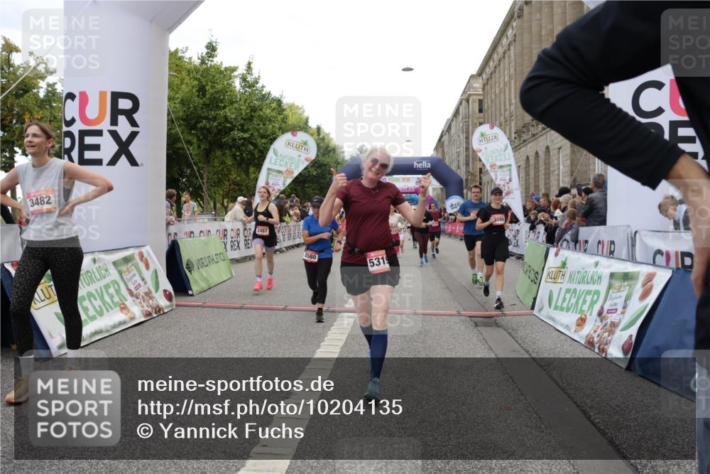 06.09.2026 - CURREX Alsterlauf Yannick Fuchs http://msf.ph/oto/10204135 06.09.2026 10:08:42 Ziel 2374, 2450, 2487, 2491, 2580, 3086, 3400, 3482, 3811, 3812, 3836, 3888, 3889, 4115, 4129, 4185, 4233, 4651, 5130, 5233, 5319, 5550, 5985, 8089 meine-sportfotos.de