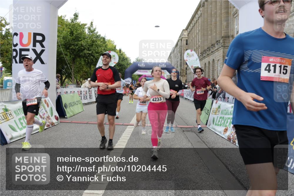 06.09.2026 - CURREX Alsterlauf Yannick Fuchs http://msf.ph/oto/10204445 06.09.2026 10:08:46 Ziel 2374, 2450, 2487, 2580, 3086, 3400, 3482, 3540, 3811, 3812, 3836, 4115, 4129, 4185, 4233, 4746, 5130, 5233, 5319, 5367, 5550, 5985, 8089 meine-sportfotos.de