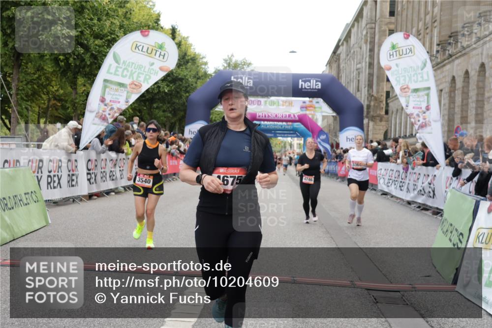 06.09.2026 - CURREX Alsterlauf Yannick Fuchs http://msf.ph/oto/10204609 06.09.2026 10:08:48 Ziel 2374, 2450, 2487, 2580, 3086, 3400, 3540, 3811, 3812, 4115, 4129, 4233, 4274, 4746, 5125, 5130, 5319, 5367, 5985, 8089 meine-sportfotos.de