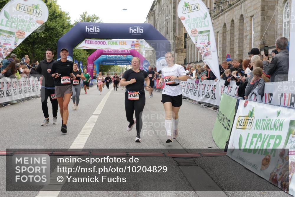 06.09.2026 - CURREX Alsterlauf Yannick Fuchs http://msf.ph/oto/10204829 06.09.2026 10:08:50 Ziel 2374, 2450, 2487, 3086, 3400, 3540, 3811, 3812, 4115, 4129, 4233, 4274, 4738, 4746, 5125, 5130, 5367, 5985, 8089 meine-sportfotos.de