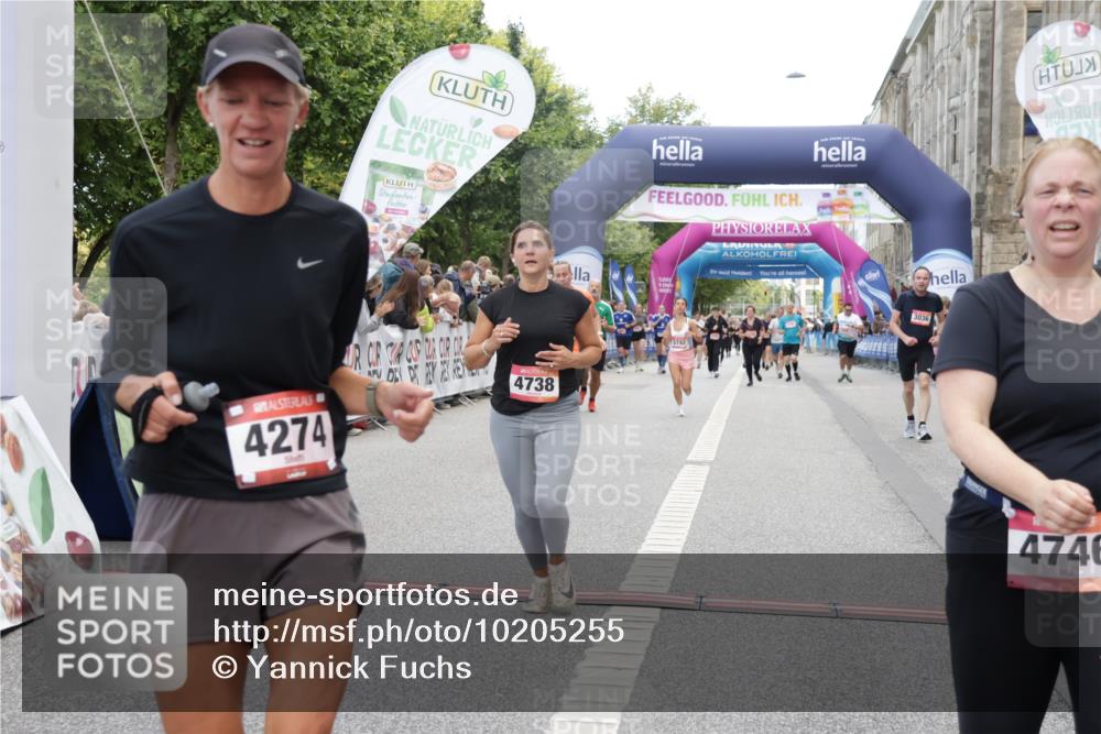 06.09.2026 - CURREX Alsterlauf Yannick Fuchs http://msf.ph/oto/10205255 06.09.2026 10:08:53 Ziel 2777, 3036, 3086, 3400, 3540, 3811, 3812, 4129, 4274, 4738, 4746, 5125, 5252, 5367, 6488 meine-sportfotos.de
