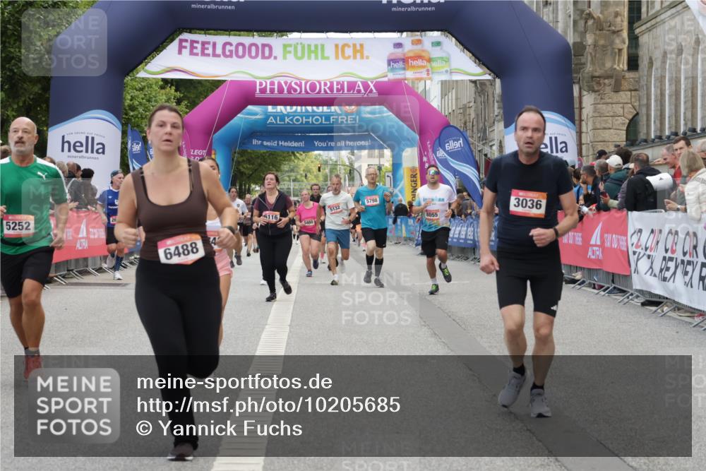 06.09.2026 - CURREX Alsterlauf Yannick Fuchs http://msf.ph/oto/10205685 06.09.2026 10:08:56 Ziel 2777, 3036, 3540, 4274, 4738, 4746, 5125, 5252, 5367, 5742, 6488 meine-sportfotos.de