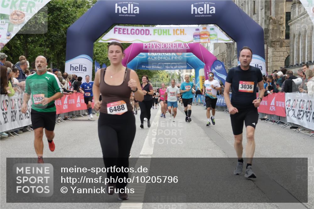 06.09.2026 - CURREX Alsterlauf Yannick Fuchs http://msf.ph/oto/10205796 06.09.2026 10:08:56 Ziel 2777, 3036, 3540, 4274, 4738, 4746, 5125, 5252, 5367, 5742, 6488 meine-sportfotos.de