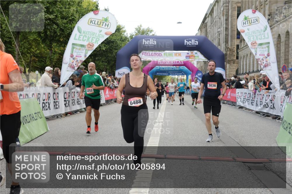 06.09.2026 - CURREX Alsterlauf Yannick Fuchs http://msf.ph/oto/10205894 06.09.2026 10:08:57 Ziel 2777, 3036, 4274, 4738, 4746, 5125, 5252, 5367, 5742, 6116, 6488, 8055 meine-sportfotos.de