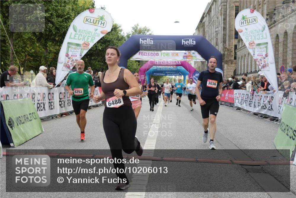 06.09.2026 - CURREX Alsterlauf Yannick Fuchs http://msf.ph/oto/10206013 06.09.2026 10:08:57 Ziel 2777, 3036, 4274, 4738, 4746, 5125, 5252, 5367, 5742, 6116, 6488, 8055 meine-sportfotos.de