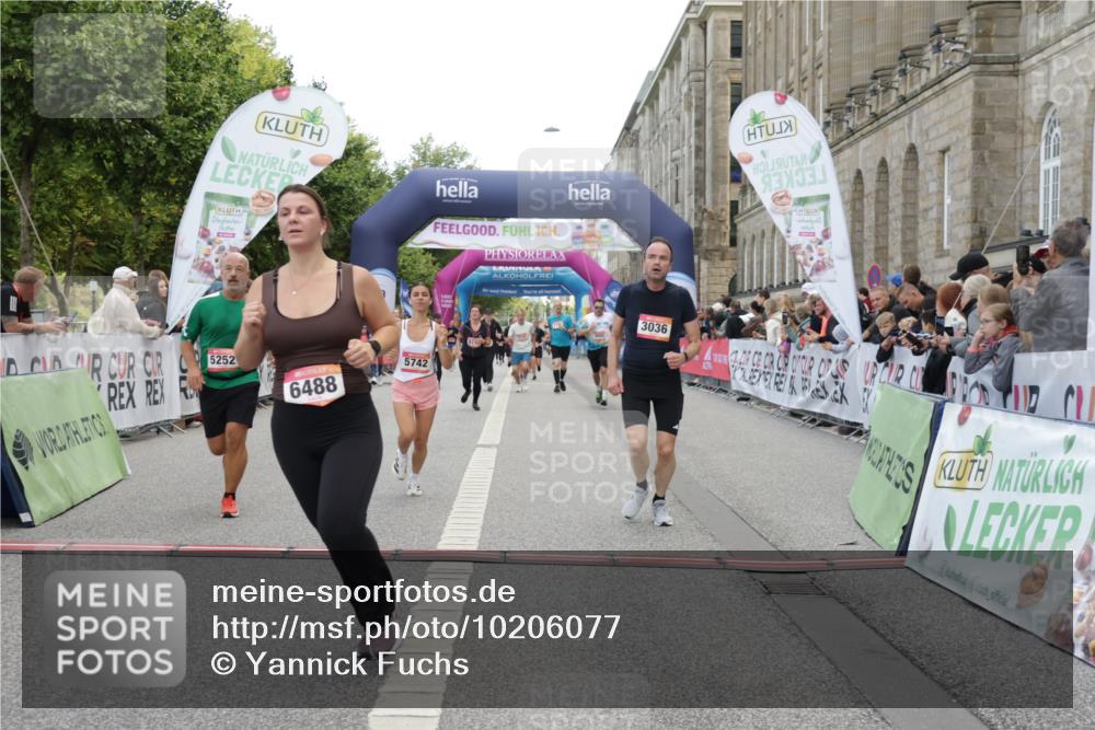06.09.2026 - CURREX Alsterlauf Yannick Fuchs http://msf.ph/oto/10206077 06.09.2026 10:08:57 Ziel 2777, 3036, 4274, 4738, 4746, 5125, 5252, 5367, 5742, 6116, 6488, 8055 meine-sportfotos.de