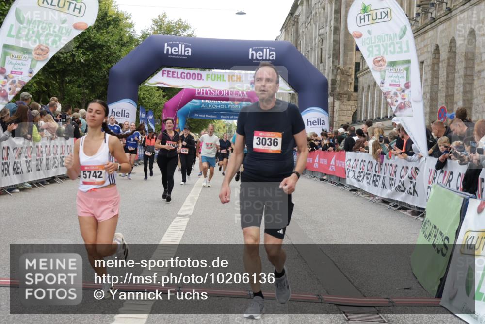 06.09.2026 - CURREX Alsterlauf Yannick Fuchs http://msf.ph/oto/10206136 06.09.2026 10:08:58 Ziel 2777, 3036, 4274, 4738, 4746, 5125, 5252, 5367, 5742, 6116, 6488, 8055 meine-sportfotos.de