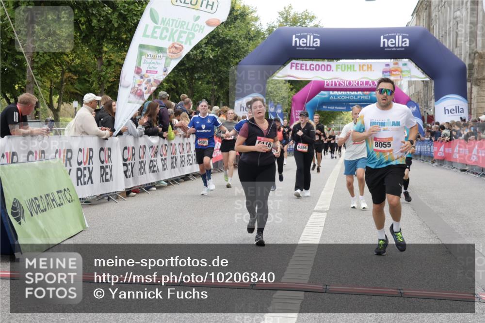 06.09.2026 - CURREX Alsterlauf Yannick Fuchs http://msf.ph/oto/10206840 06.09.2026 10:09:01 Ziel 2519, 2679, 2681, 2777, 3036, 4021, 4738, 5132, 5252, 5742, 5798, 6116, 6296, 6488, 8055 meine-sportfotos.de