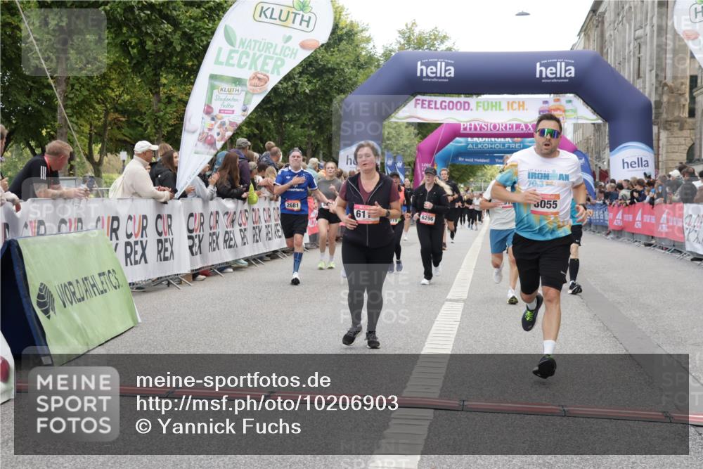 06.09.2026 - CURREX Alsterlauf Yannick Fuchs http://msf.ph/oto/10206903 06.09.2026 10:09:01 Ziel 2519, 2679, 2681, 2777, 3036, 4021, 4738, 5132, 5252, 5742, 5798, 6116, 6296, 6488, 8055 meine-sportfotos.de