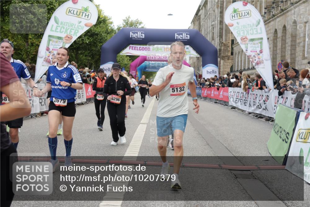 06.09.2026 - CURREX Alsterlauf Yannick Fuchs http://msf.ph/oto/10207379 06.09.2026 10:09:04 Ziel 2519, 2679, 2681, 3036, 4021, 5007, 5132, 5252, 5742, 5798, 6116, 6296, 6340, 6460, 6487, 6488, 8055 meine-sportfotos.de