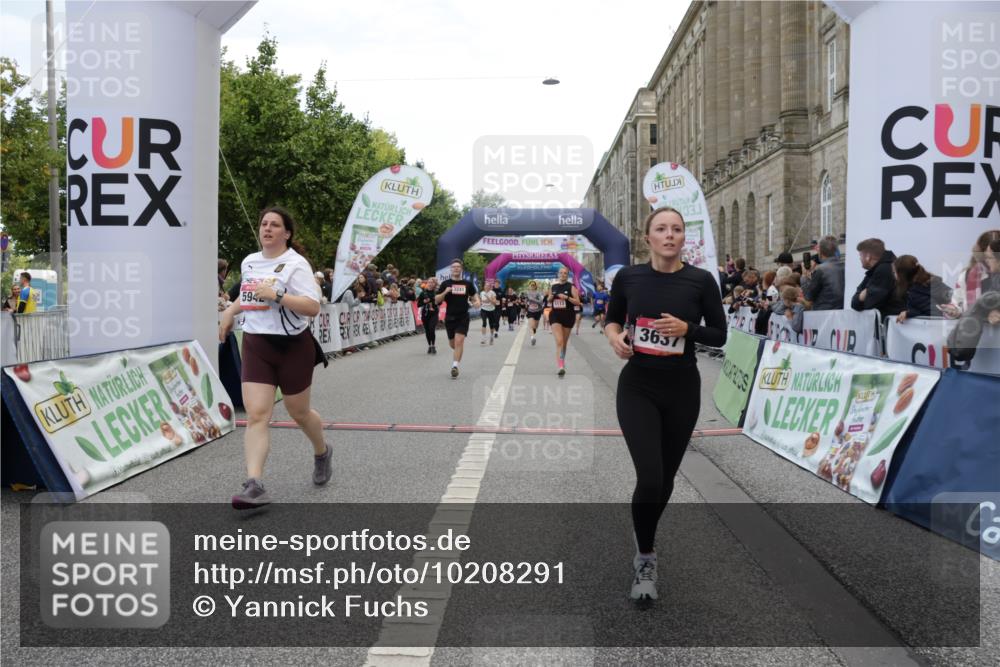 06.09.2026 - CURREX Alsterlauf Yannick Fuchs http://msf.ph/oto/10208291 06.09.2026 10:09:11 Ziel 2519, 2679, 2681, 3241, 3637, 4021, 5007, 5084, 5113, 5132, 5171, 5758, 5794, 5798, 5913, 5942, 6263, 6296, 6340, 6460, 6487 meine-sportfotos.de