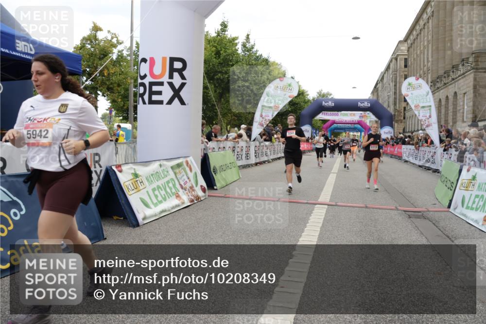 06.09.2026 - CURREX Alsterlauf Yannick Fuchs http://msf.ph/oto/10208349 06.09.2026 10:09:12 Ziel 2519, 3241, 3637, 4021, 5007, 5084, 5113, 5171, 5758, 5794, 5798, 5913, 5942, 6263, 6296, 6340, 6460, 6487, 8076 meine-sportfotos.de