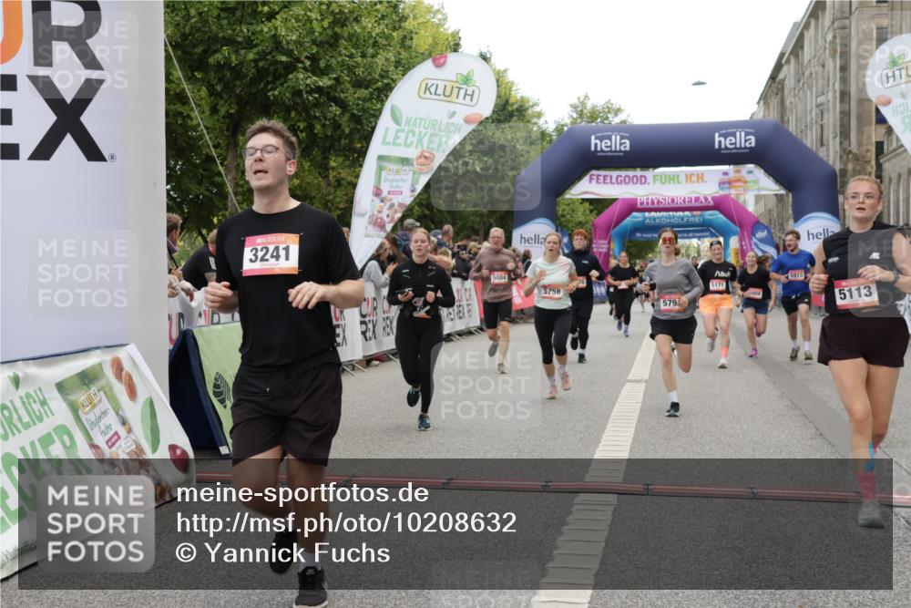 06.09.2026 - CURREX Alsterlauf Yannick Fuchs http://msf.ph/oto/10208632 06.09.2026 10:09:13 Ziel 2519, 3241, 3637, 5007, 5084, 5113, 5171, 5758, 5794, 5913, 5942, 6263, 6340, 6460, 6487, 8076 meine-sportfotos.de