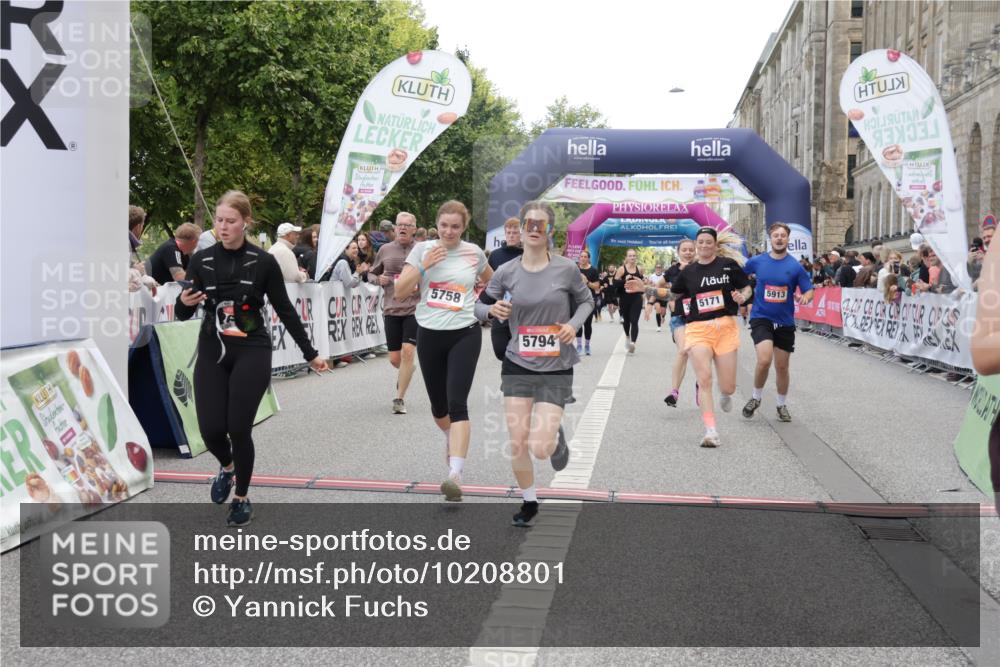 06.09.2026 - CURREX Alsterlauf Yannick Fuchs http://msf.ph/oto/10208801 06.09.2026 10:09:14 Ziel 3241, 3637, 5007, 5084, 5113, 5171, 5758, 5794, 5913, 5942, 6263, 6340, 6460, 6487, 8076 meine-sportfotos.de