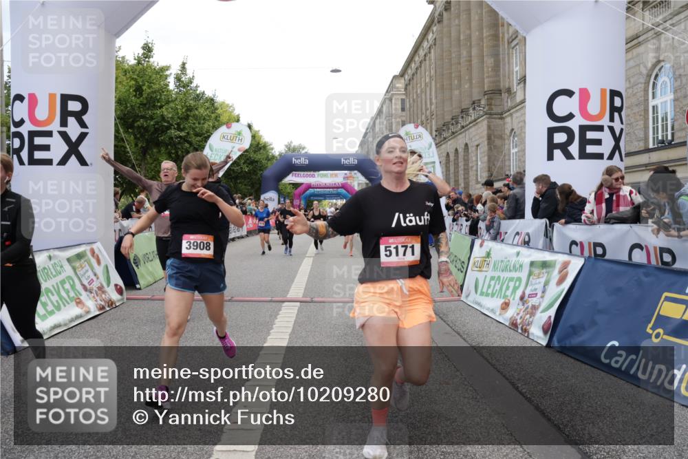 06.09.2026 - CURREX Alsterlauf Yannick Fuchs http://msf.ph/oto/10209280 06.09.2026 10:09:16 Ziel 2919, 3241, 3332, 3573, 3637, 5007, 5084, 5113, 5126, 5171, 5758, 5794, 5913, 5942, 6263, 8076 meine-sportfotos.de