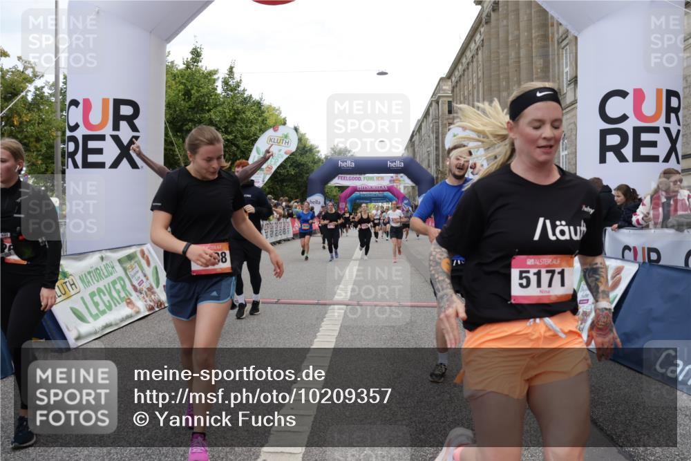 06.09.2026 - CURREX Alsterlauf Yannick Fuchs http://msf.ph/oto/10209357 06.09.2026 10:09:17 Ziel 2466, 2919, 3241, 3332, 3573, 3637, 5084, 5113, 5126, 5171, 5758, 5794, 5913, 5942, 6263, 8076 meine-sportfotos.de