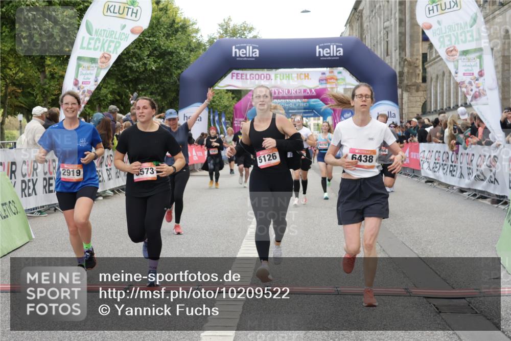 06.09.2026 - CURREX Alsterlauf Yannick Fuchs http://msf.ph/oto/10209522 06.09.2026 10:09:19 Ziel 2201, 2466, 2919, 3241, 3332, 3573, 4222, 4815, 5084, 5113, 5126, 5171, 5241, 5758, 5794, 5913, 6070, 6263, 8076, 8294 meine-sportfotos.de