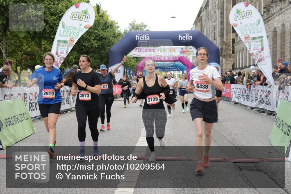 06.09.2026 - CURREX Alsterlauf Yannick Fuchs http://msf.ph/oto/10209564 06.09.2026 10:09:19 Ziel 2201, 2466, 2919, 3241, 3332, 3573, 4222, 4815, 5084, 5113, 5126, 5171, 5241, 5758, 5794, 5913, 6070, 6263, 8076, 8294 meine-sportfotos.de
