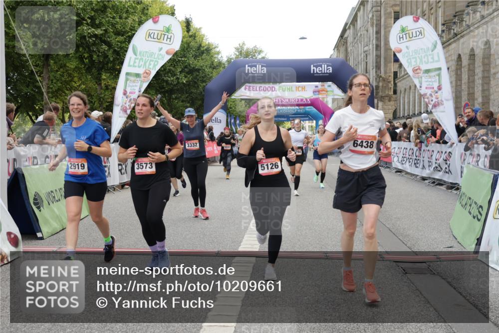 06.09.2026 - CURREX Alsterlauf Yannick Fuchs http://msf.ph/oto/10209661 06.09.2026 10:09:20 Ziel 2201, 2466, 2919, 3332, 3573, 4222, 4815, 5084, 5113, 5126, 5171, 5241, 5758, 5794, 5913, 6070, 6263, 8076, 8294 meine-sportfotos.de